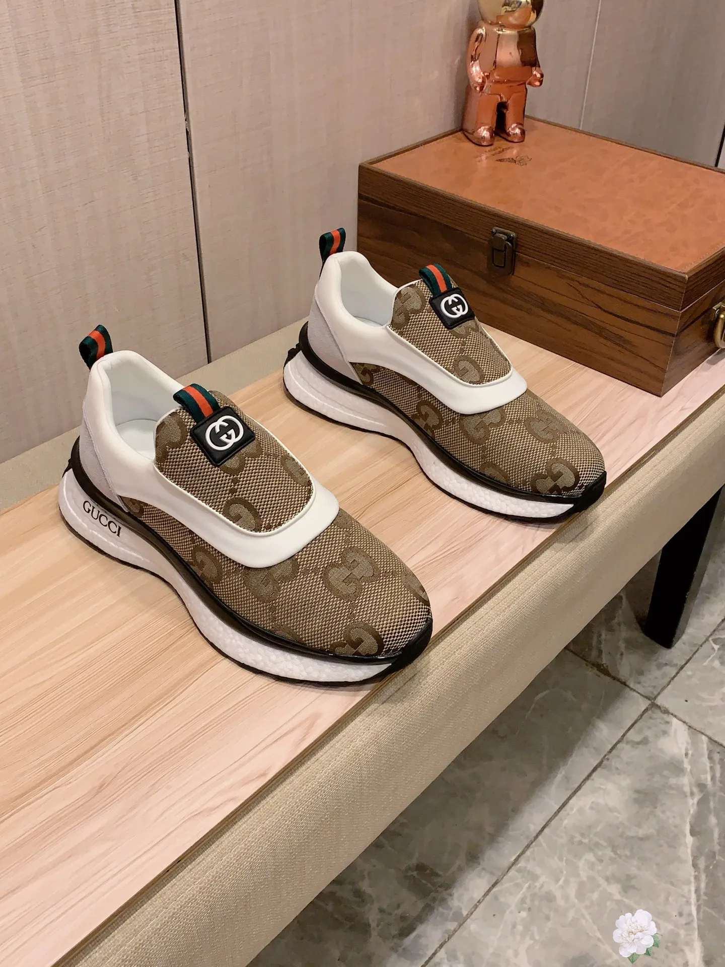 Men's men's shoes💰460💰💰🎩🎩[Lightning][Lightning] "Gucci*" The latest • popular casual shoes, top brand [seduce] luxury ~ purchasing agency, top ~ quality. [Strong] The upper is made of imported breathable cowhide with woven material ➕ breathable sheepskin feet (•) and fine workmanship. The original stylish and stylish soft rubber wear-resistant and non-slip outsole is light and comfortable on the feet. The real thing looks better when photographed. 004: Size: 38-44, 3️⃣ colors selected